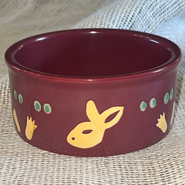 Rabbit feeding or water dish, Treats for your bunny friend 4.25” diameter 2” tall