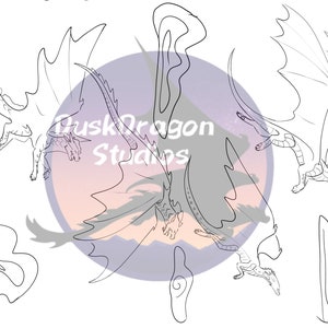 Puede incluir: Ilustraci&oacute;n en blanco y negro de varios dragones en vuelo, con alas extendidas y escamas detalladas. La imagen incluye el texto "Husk Dragon Studios" en un dise&ntilde;o circular, sobre un fondo de puesta de sol pastel.