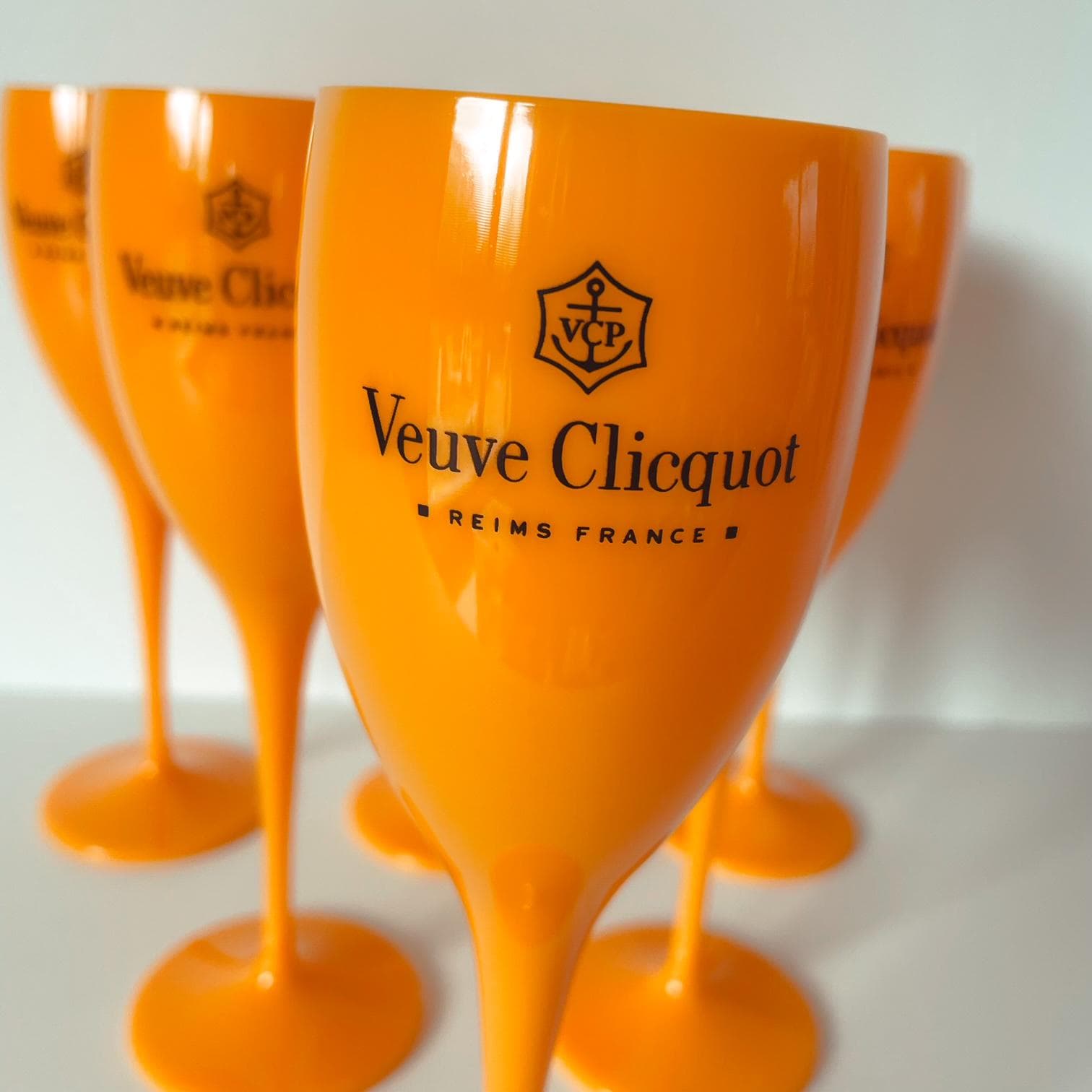 4 X Veuve Clicquot Orange Pink Champagne Flute Goblet Glasses  display picture 1