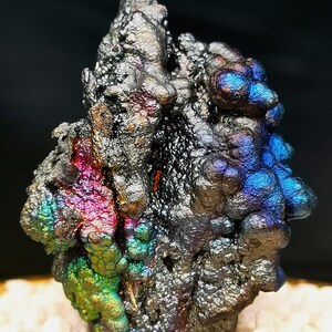 68) Blaugrün-rosa schimmernder Goethit, Mineralproben, Hämatit (81 g)