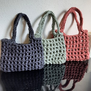 Veronica Häkelhandtasche handgefertigt mit T-Shirt-Garn in verschiedenen Farben, ideale Sommertasche für alle Gelegenheiten