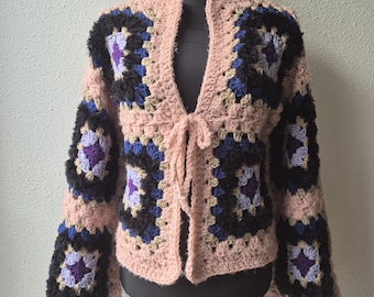 Women's crochet granny square cardigan – Trendy boho jacket – Handmade pink and purple vest – Winter gift for women – Unique piece