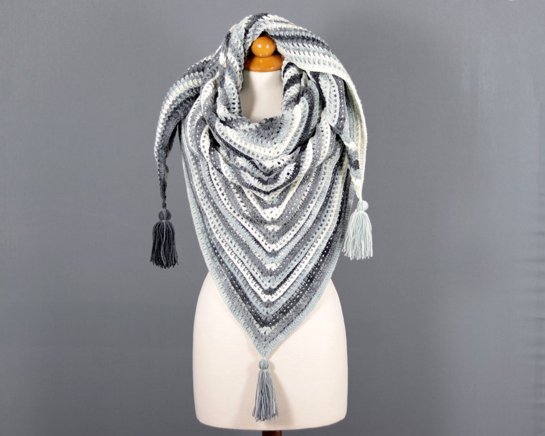 womens crochet shawl