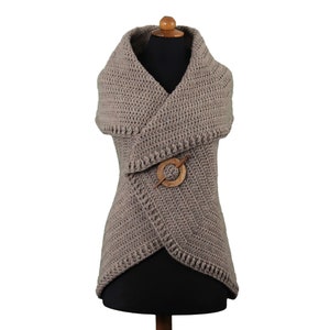 Womens crochet cardigan pattern, long flattering, size inclusive. Crochet round cardigan, crochet vest. Simplicity cardigan crochet pattern.