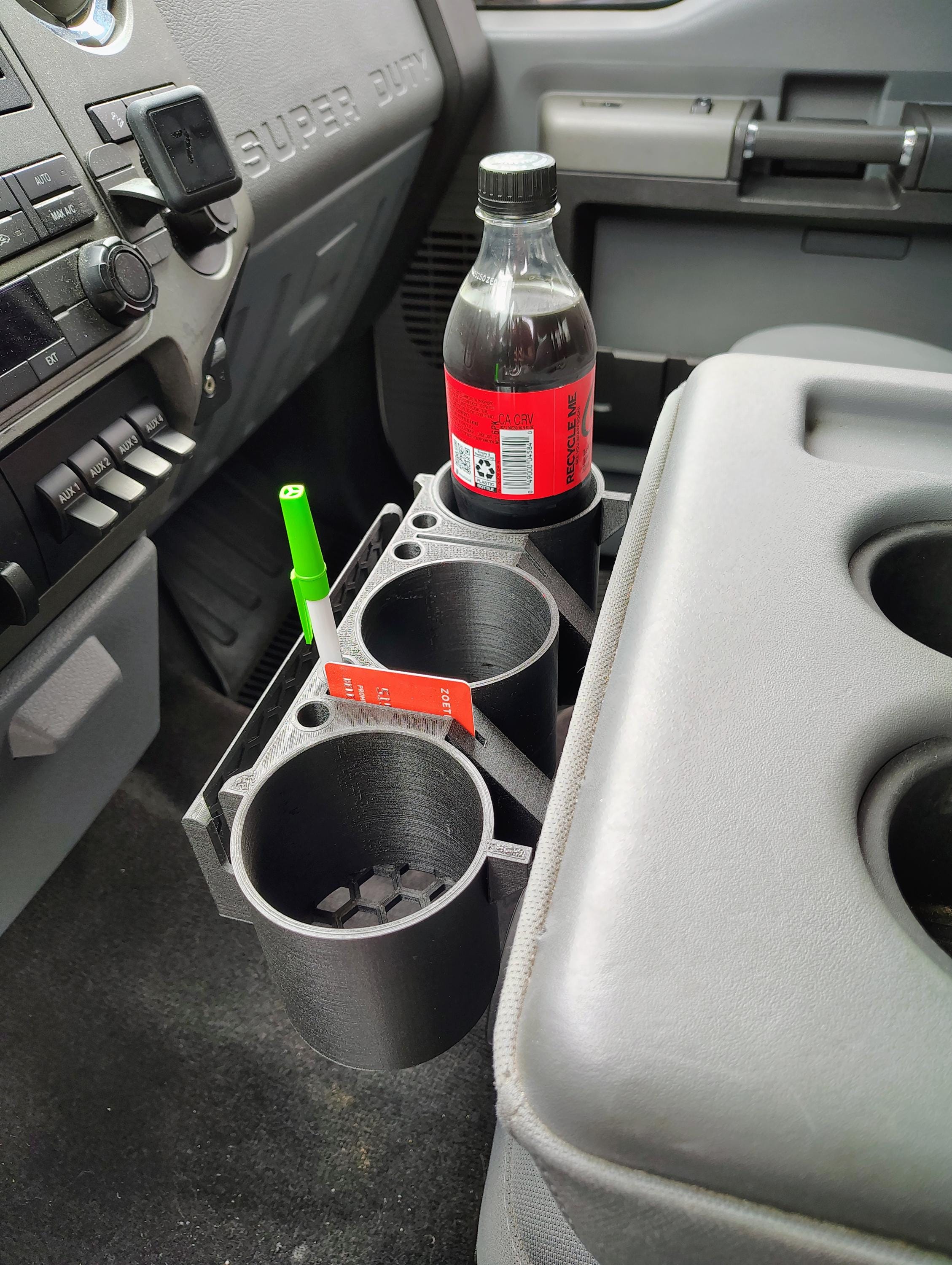 3 portavasos - MODIFICACIÓN DEL REPOSACABEZAS - Ford F150/F250/F350/F450 Superduty 2011-2026