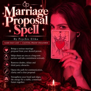 Może przedstawiać: Cyfrowa grafika z tekstem Marriage Proposal Spell By Psychic Elika, Same Day Cast, Casting Proof Included oraz listą korzyści. Osoba trzyma kartę tarota Trzy Miecze, z zapaloną świecą i czerwonymi różami na pierwszym planie.
