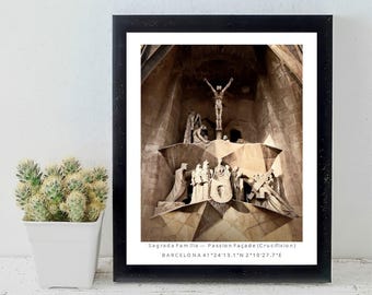 Sagrada Familia kruisigingsafdruk, passie gevel architectuurkunst