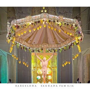 Basílica da Sagrada Família: Obra-prima sacra de Barcelona - Impressão fotográfica de arte sacra.