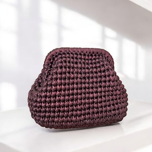 Burgunderrote Glanzleder häkeln Clutch, Metallic Raffia gestrickte Abendtasche, Weinroter samtiger Beutel, Geschenk für Brautjungfer und Junggesellinnenabschied