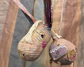 Art object donkey, detailed papier-mâché unique piece – gift for donkey lovers, room decoration, handmade papier-mâché sculpture for hanging