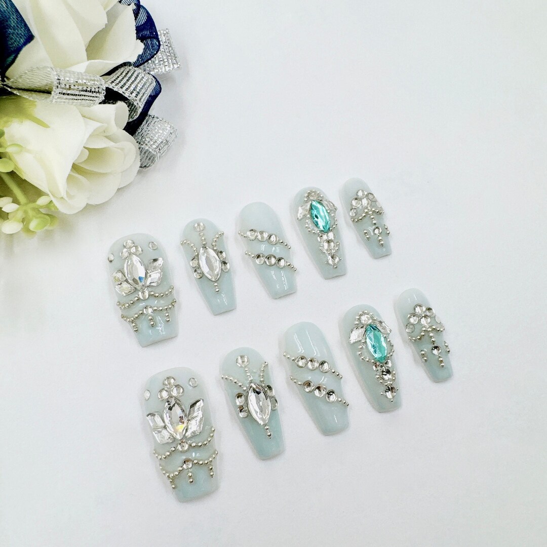 Elegant Paled Turquoise Romantic Casual Press on Nails With Floral ...