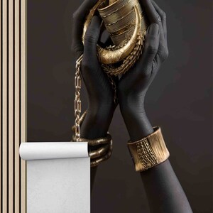 African Woman Art: Gold Bracelet 3D Tempered Glass Wall Art imagen 7