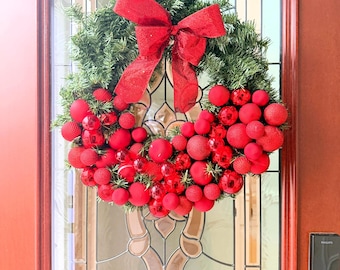 Roter Ornamentkranz, Ornamentkranz, rote Ornamente, Trachtenkranz, Weihnachtskranz, Festkranz, Weihnachtskranz