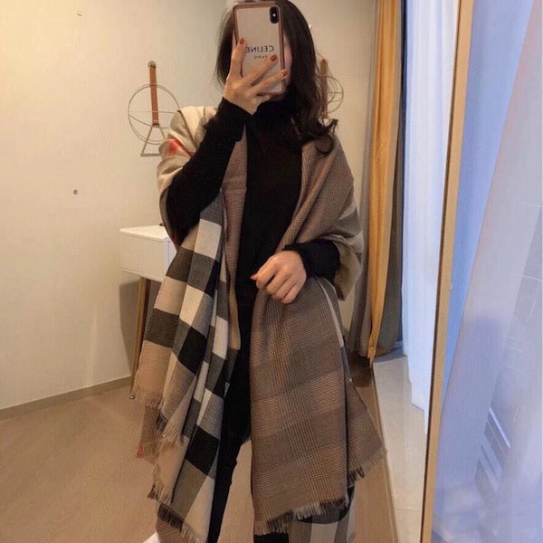 Burberry Women's Shawl/Scarf