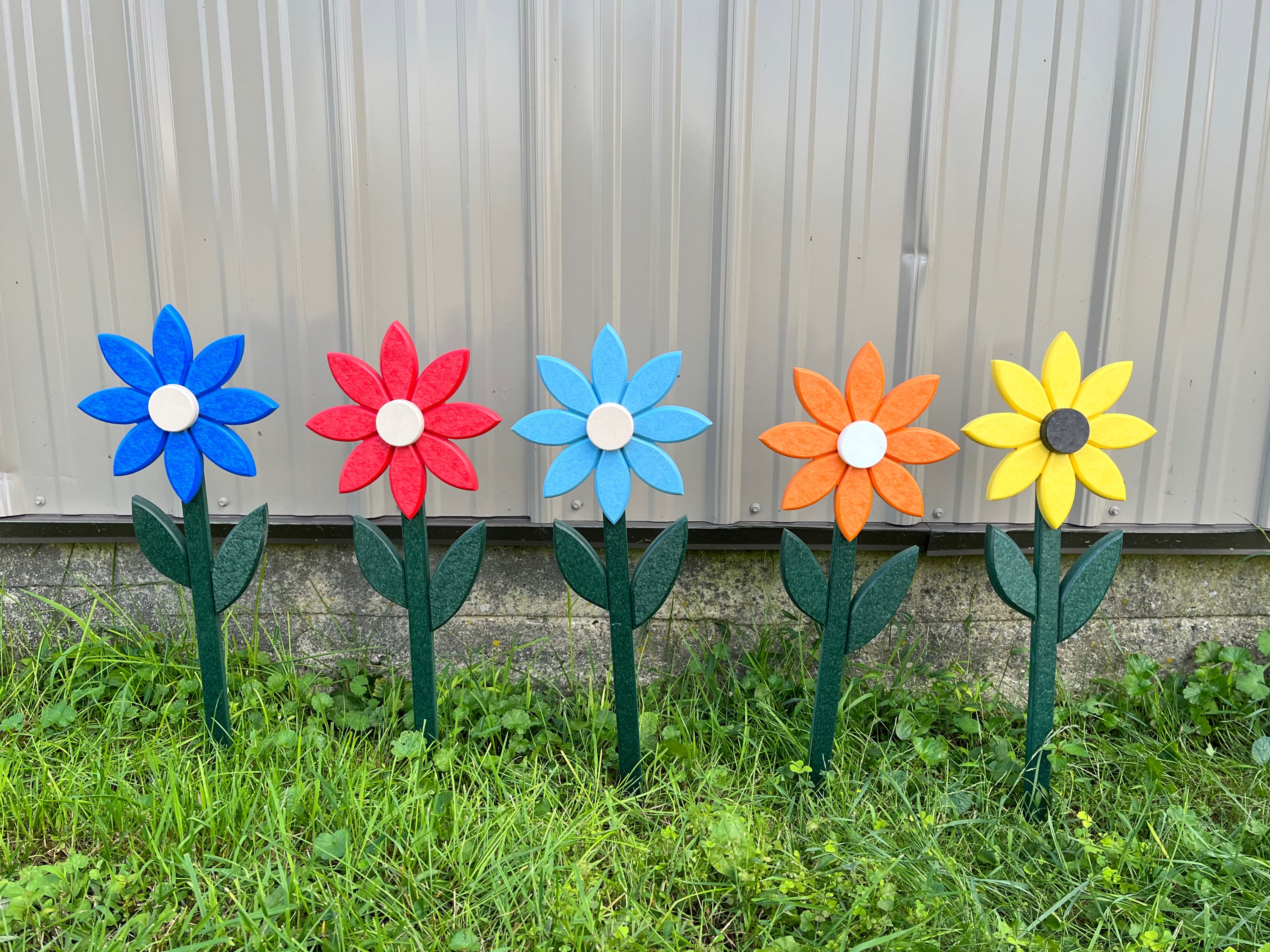Decorative Garden Flower Sticks in Ground Maintenance Free Poly Material for Yard or Garden Decoration Gift for Gardener or Flower Lover