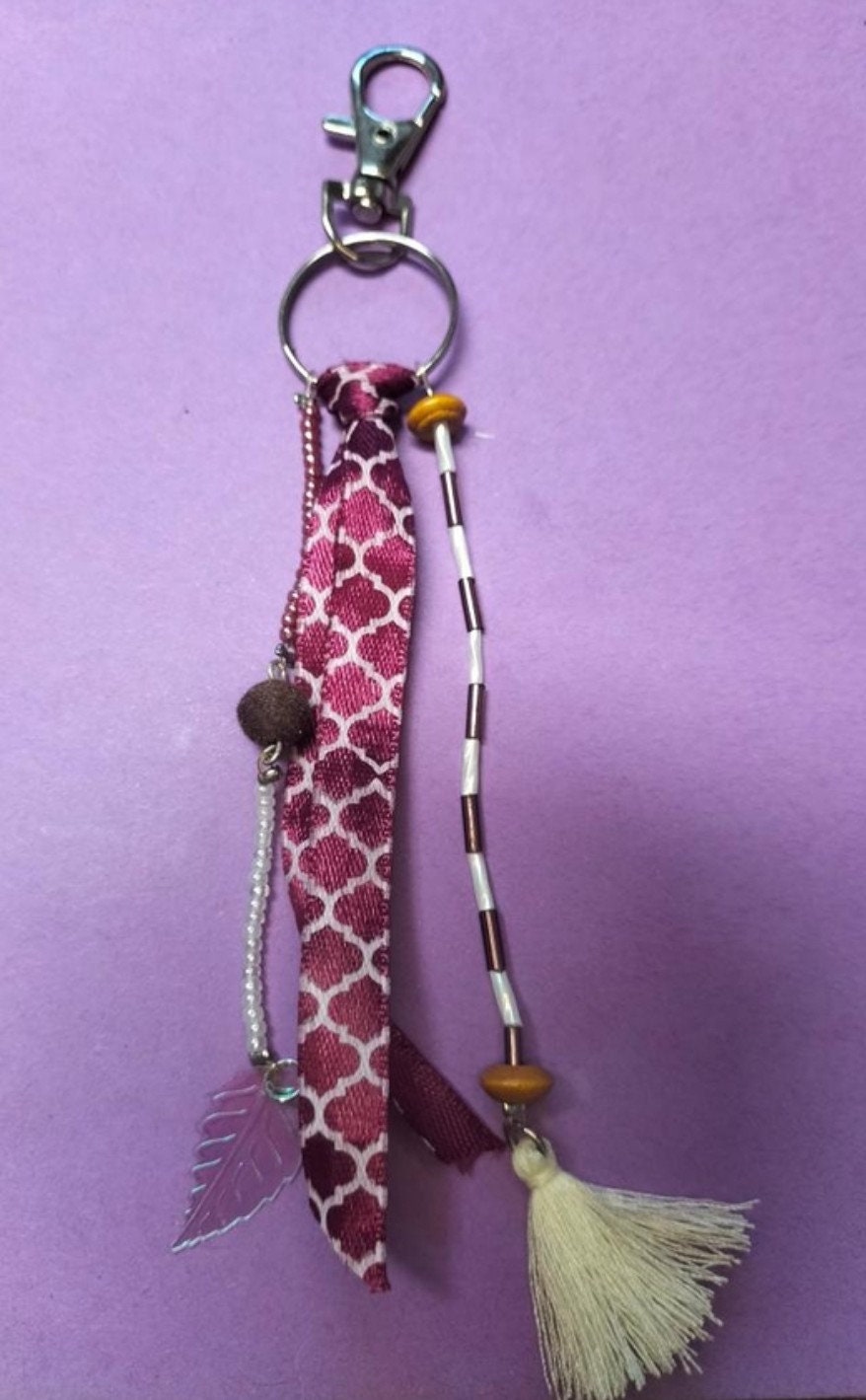 Porte clés amie qui déchire cadeau d'amitié violet mauve feuille