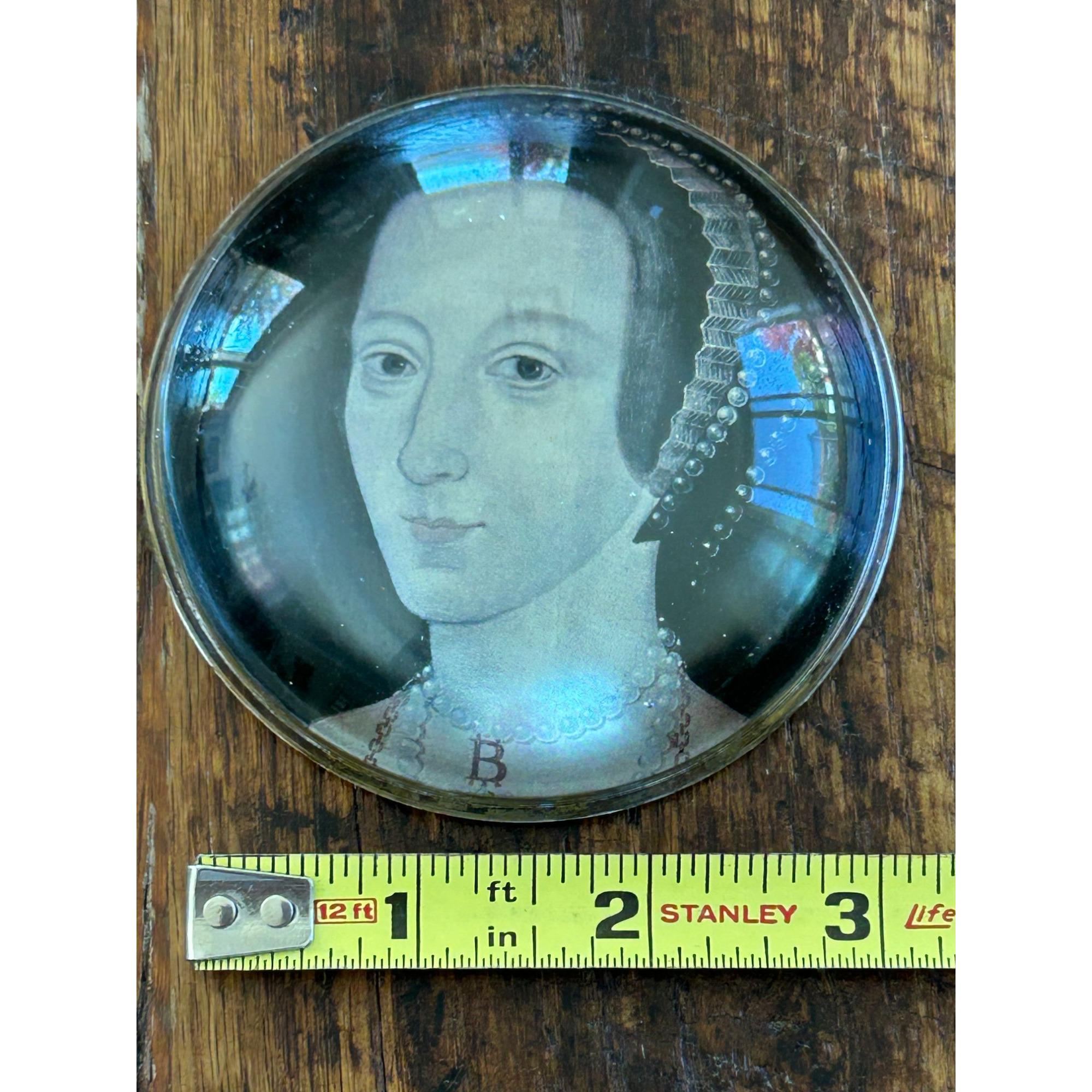Pisapapeles de cristal de Ana Bolena, 8,9 cm, Galería Nacional de Retratos,  Londres - Etsy México, image size:2000x2000