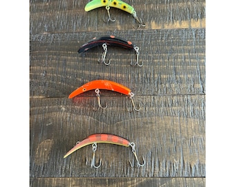 Lot De 12 Leurres De Pêche à Double Aiguille Ultra Fins Avec Filetage De 55 Mm Cinq Couleurs En Option Rouge Avec Etoiles 95047401