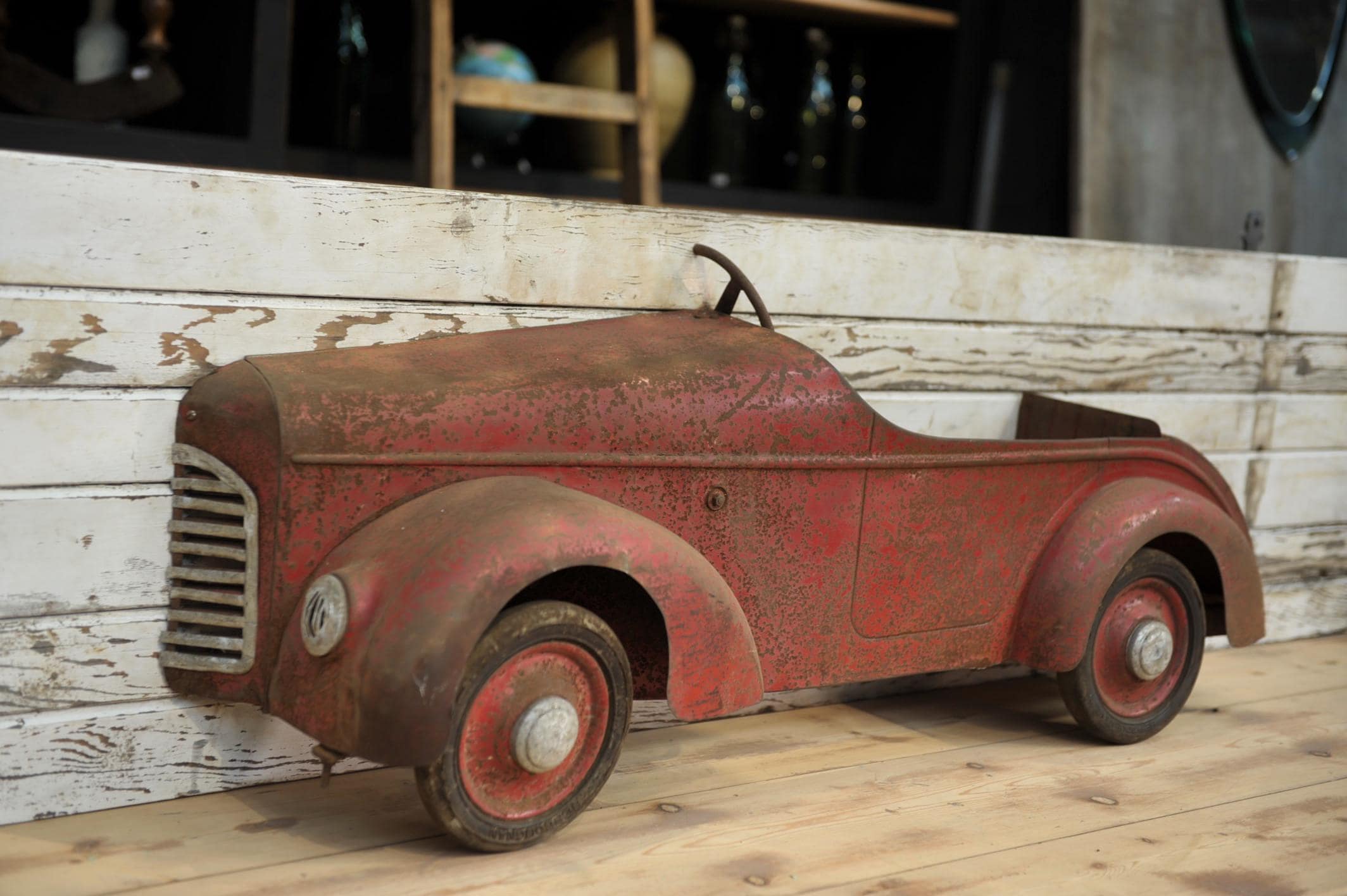 Voiture Ancienne En Tôle Noire – Vintage Décoratif – Atelier, Bureau