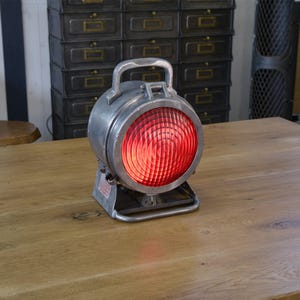 Lot De 3 Projecteurs Anciens / Lampes De Cinéma, Style Industriel Vintage, Pour Pièces (état Non Fonctionnel)