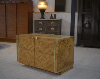 Buffet bas 2 portes Roche Bobois en loupe d&#39;érable par Jean-Claude MAHEY 1970&#39;s