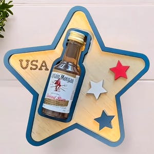 4th of July Mini Bottle Holder: Star Shaped Wooden Shooter Display