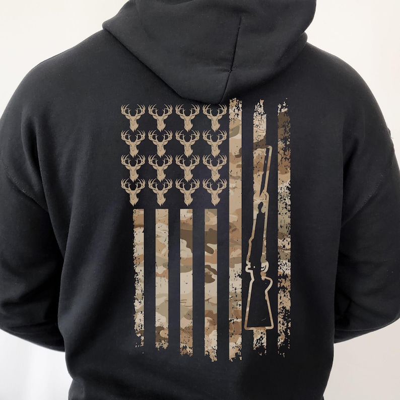 Camouflage hunting hoodie gift for him, ideal for Father’s Day or Christmas.
