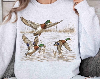 Retro Duck Nature Sweatshirt, 90s Vintage Wildlife Mallard Pullover, Boho Unisex Cabincore Crewneck, Cozy Season Rustic Shirt, Outdoor Shirt