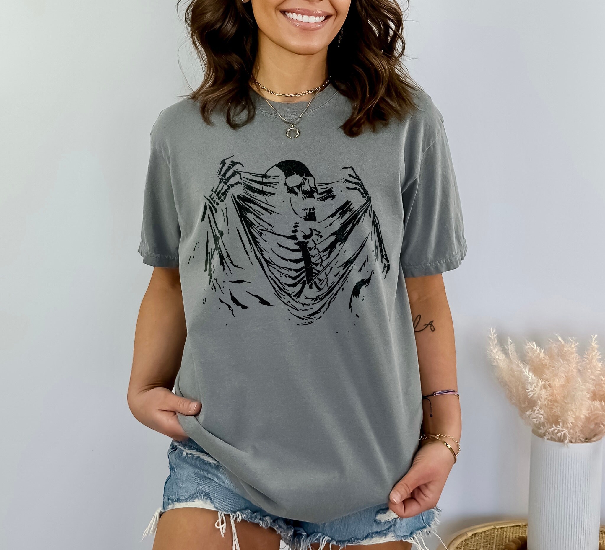 Skeleton Ripping Rib Cage Vintage 90s Graphic T-shirt, Rib Cage Shirt ...