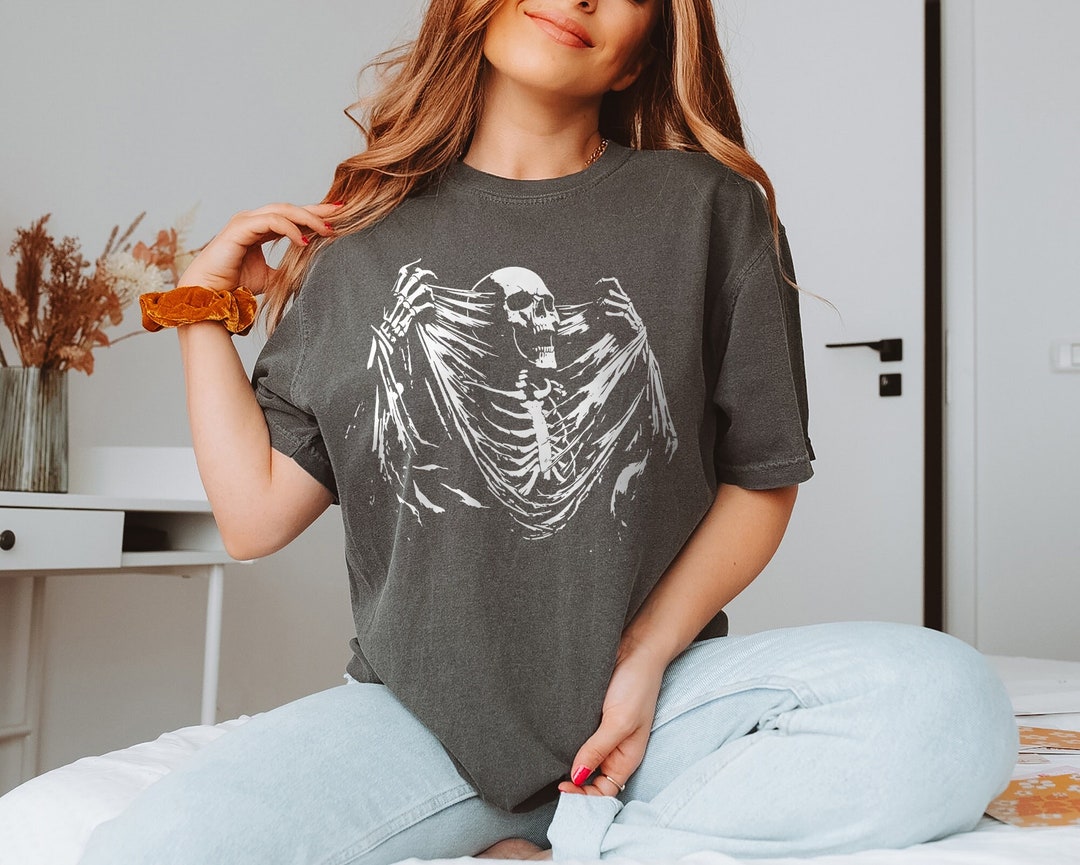 Skeleton Ripping Rib Cage Vintage 90s Graphic T-shirt, Rib Cage Shirt ...