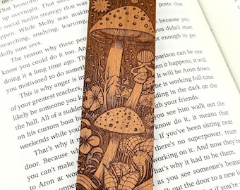 Mushroom Wooden Bookmark, Engraved Nature Bookmark, Custom Book Lover Gift, Personalized Reading Accessory, Cherry Wood Page Marker