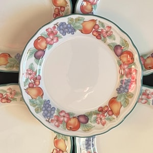 Platos de ensalada para el día del mercado de la colección Epoch