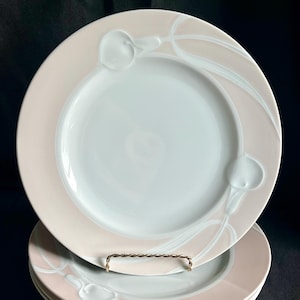 Mikasa Classic Flair Peach Dinner Plate