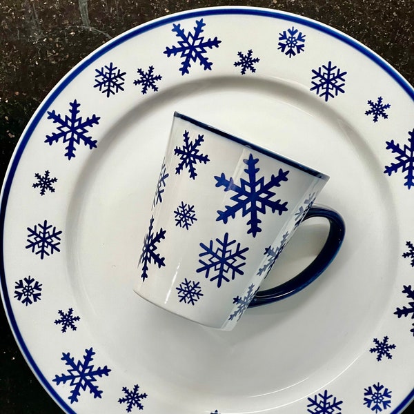 Meiwa Table Art Snowflake Dinnerware