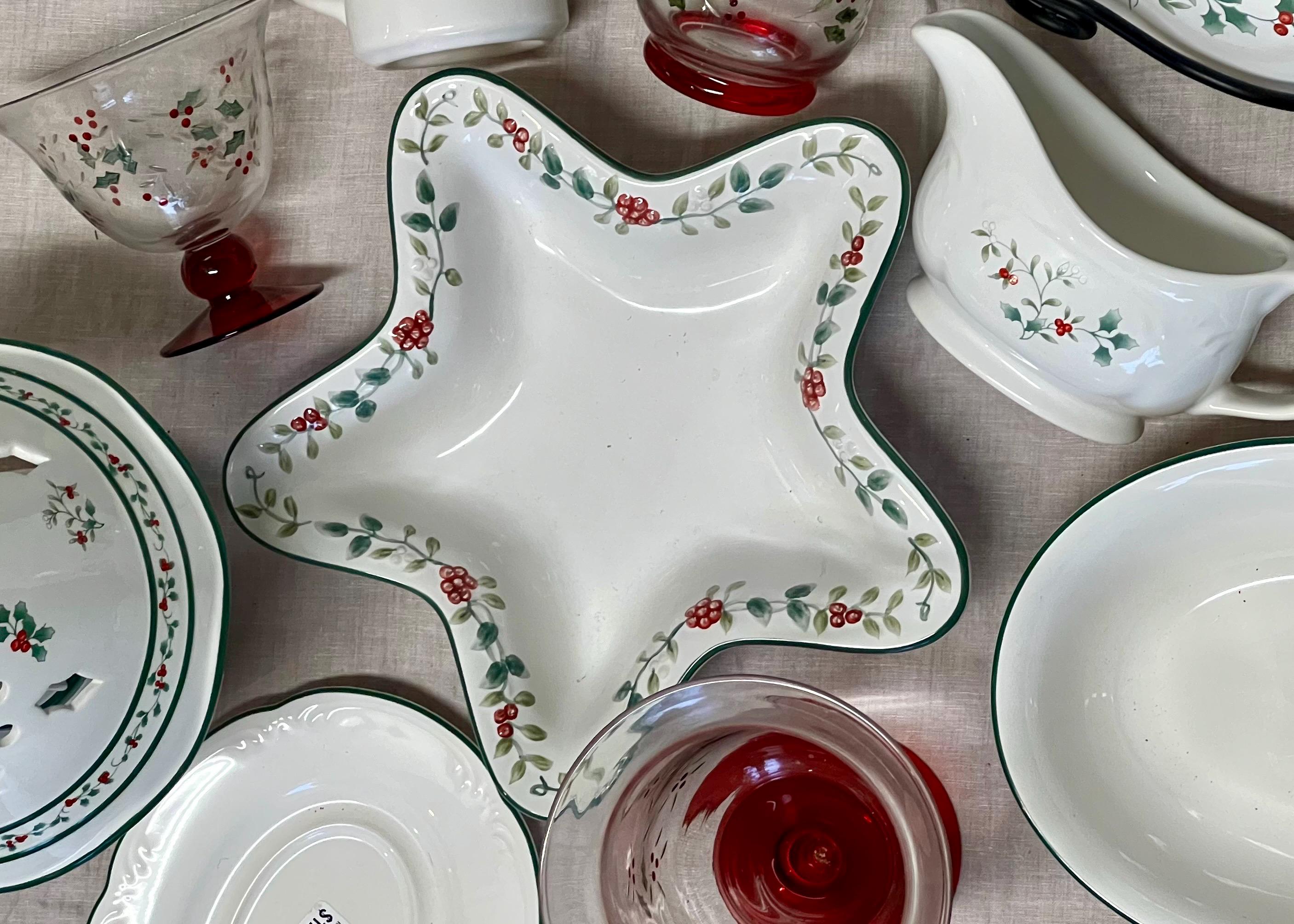 Pfaltzgraff Christmas Dinnerware Winterberry Pfaltzgraff Clearance