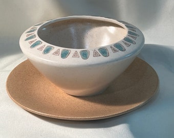 Metlox Poppytrail Navajo Gravy Boat with Underplate