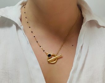 Collier chaîne perles en acier inoxydable avec fermoir T finition dorée à l'or fin 24K