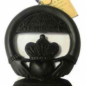 Irish Turf Claddagh Love Loyalty and Friendship Plaque (BK28)