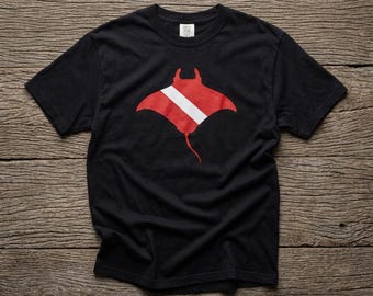 Manta-Rochen-T-Shirt mit diagonalem Taucherflaggenmuster | Taucherflaggen-T-Shirt