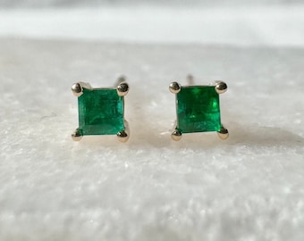 【ピピン】エメラルド エメラルドカット スタッドピアス 4mmプリンセスカットエメラルドスタッドピアス（スターリングシルバー