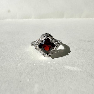 Genuine Garnet Quatrefoil Ring / 14k Solid Gold