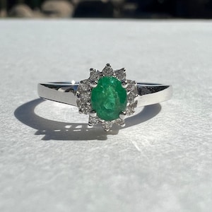 Genuine Emerald and Diamond Solaris Ring / 14k Solid White Gold
