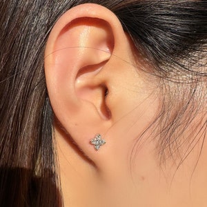 Genuine Diamond 5 mm Flower Studs / 18k White Gold