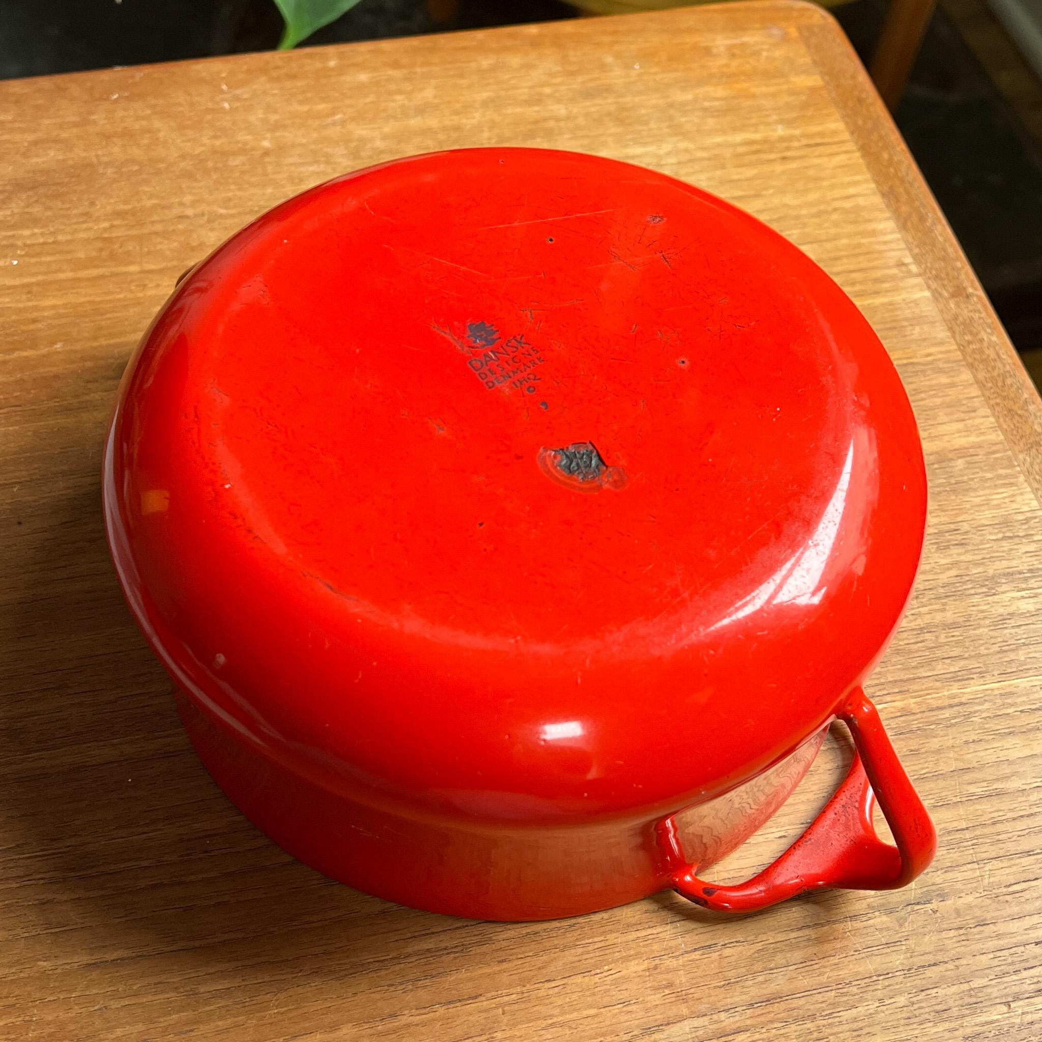 DANSK オーブンディッシュ　レッド　中古 Vintage Dansk Kobenstyle Red Enamel Dutch Oven, Mid-century Modern