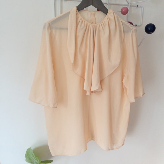 Vintage gorgeous peach silk ruffle blouse handmad… - image 3