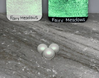 Fairy Meadows- witgroen/goud/wit/rood Kleurverschuiving aquarelverf- LinabeansStudio