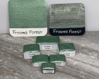 Frosted Forest - Lichtgroen metallic met zilveren glinsterende aquarelverf - LinabeansStudio
