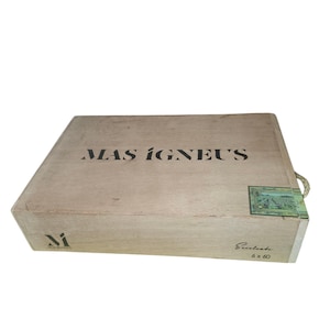 Boîte à cigares vide : Luciano Cigars Mas Igneus Excelente Boîte à cigares. Doublure en velours disponible.  Esteli Nicaragua
