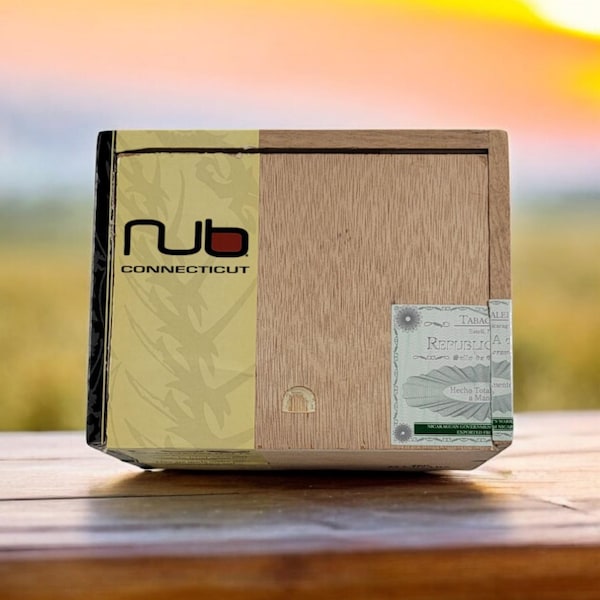 Empty Oliva Nub Connecticut 460 Cigar Box. Nicaragua, tobacciana perfect gift box arts crafts storage keepsake