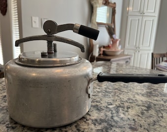Vintage Lifetime Aluminum Pressure Cooker with Snap on Cover